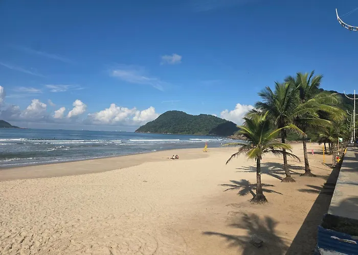 Conforto e tranquilidade no Guarujá praia do tombo bandeira azul
